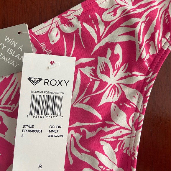 Pink Bottoms - Picture 5 of 6